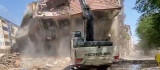 Elazığ'da 'korna' sesi ile 4 katlı bina yıkıldı