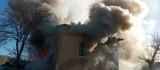 Elazığ'da 2 katlı ev yangında, kullanılamaz hale geldi