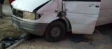 Elazığ'da minibüs elektrik  direğine çaptı: 1 yaralı