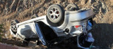 Elazığ'da otomobil şarampole yuvarlandı: 2 yaralı