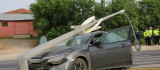 Elazığ'da otomobilin, çarptığı direk devrildi:1 yaralı