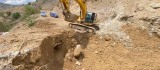 Elazığ'da sel ve heyelan nedeniyle bozulan köy yollarında onarım çalışmaları sürüyor