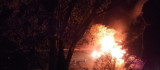 Elazığ'da tırın dorsesi alev alev yandı, patlama sesleri korkuttu