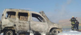 Elazığ'da yanan hafif ticari araç kullanılamaz hale geldi