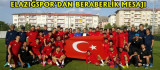 Futbolcular Türk Bayrağı Açtı